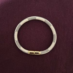 Inspired checkered bracelet